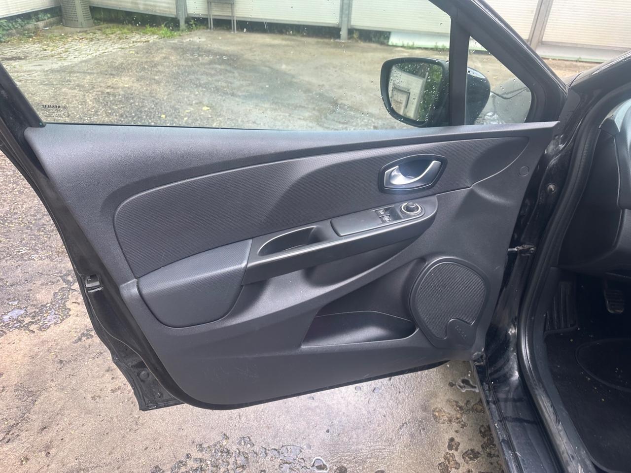 Renault Clio dCi 8V 75 CV Start&Stop 5 porte Energy Duel