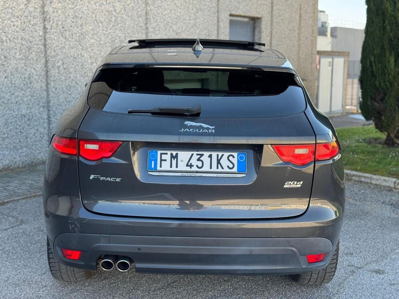 Jaguar F-Pace 2.0 D 180 CV AWD Motore da Controllare