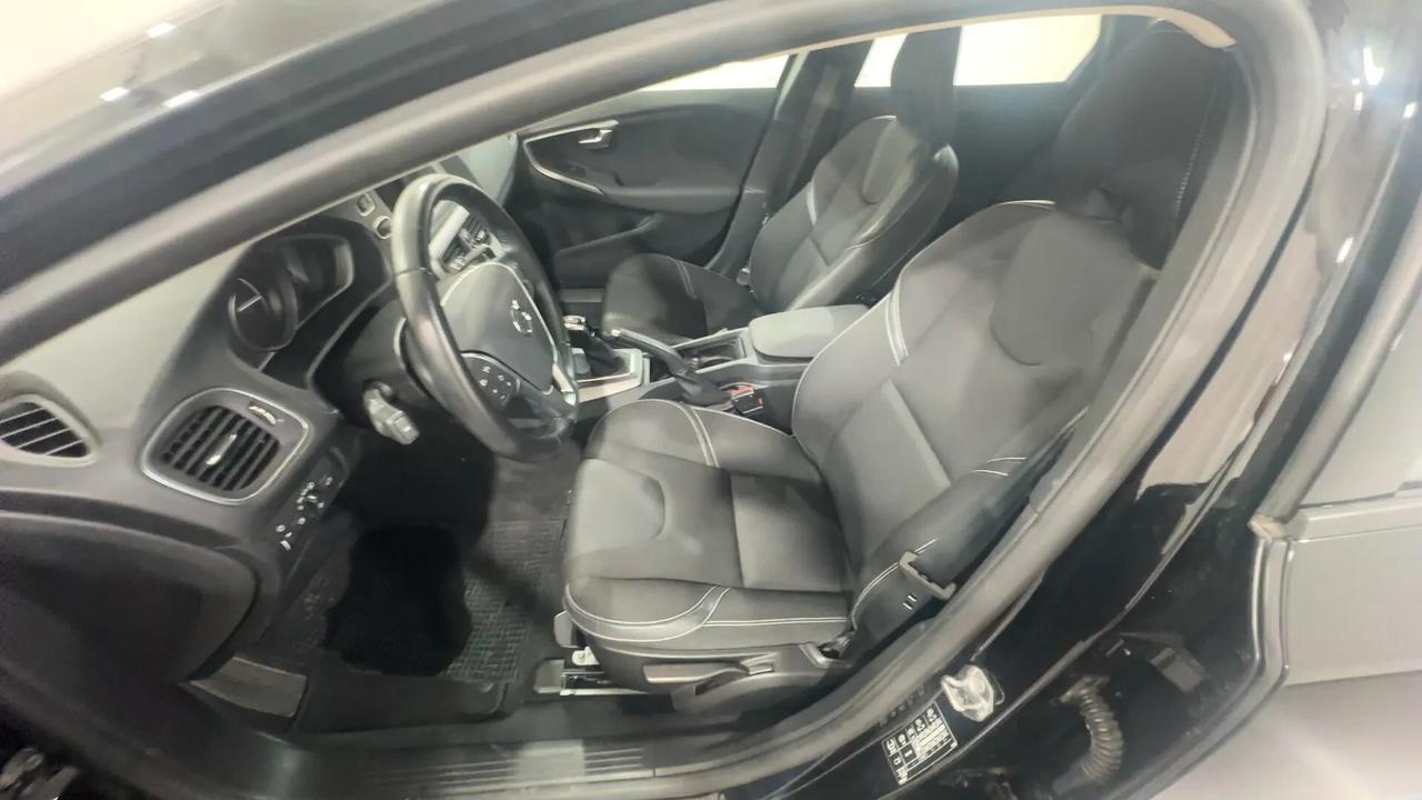 Volvo V40 T2 Business Plus