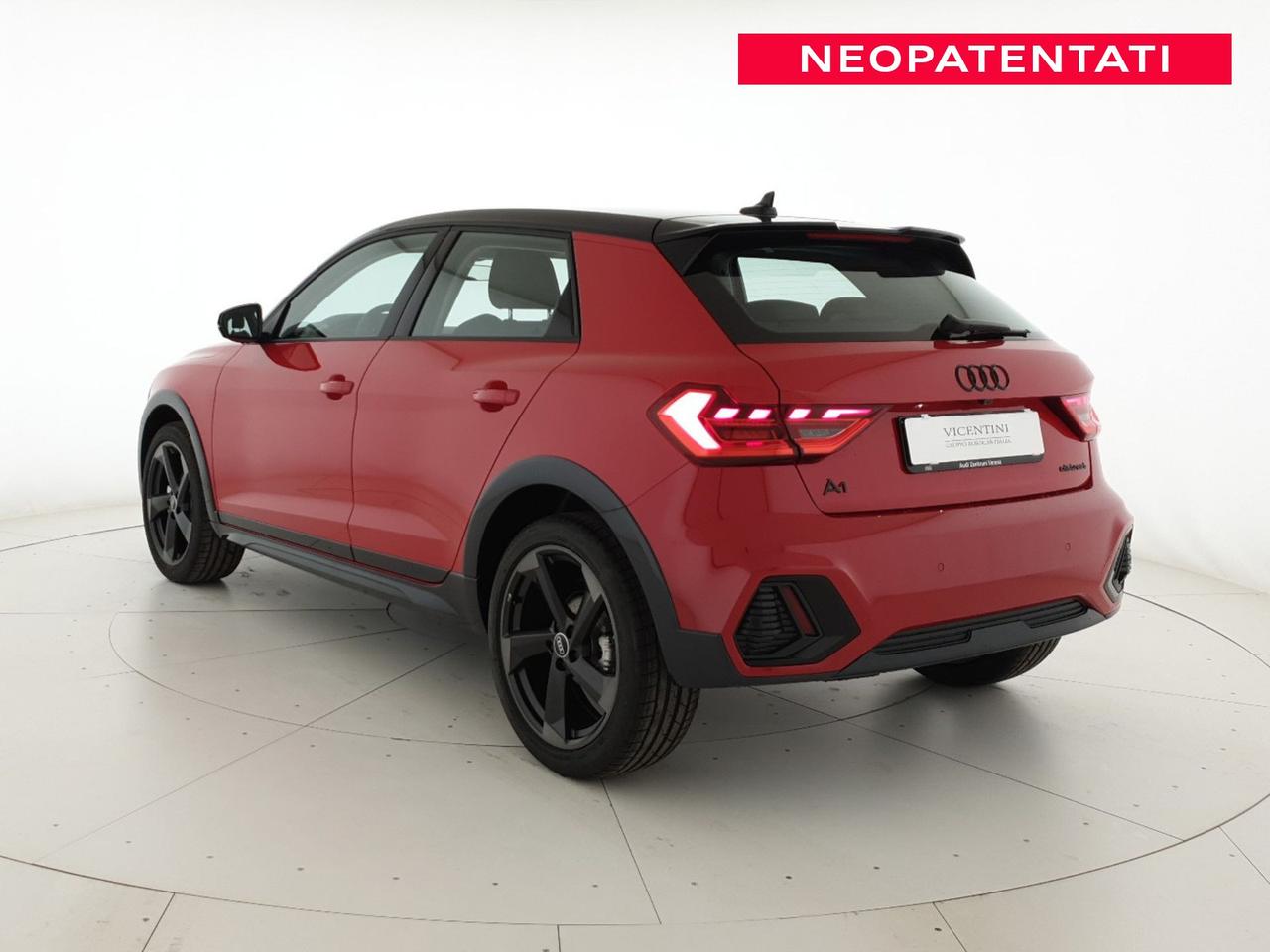 Allstreet 30TFSI 116CV S tronic Identity Contrast