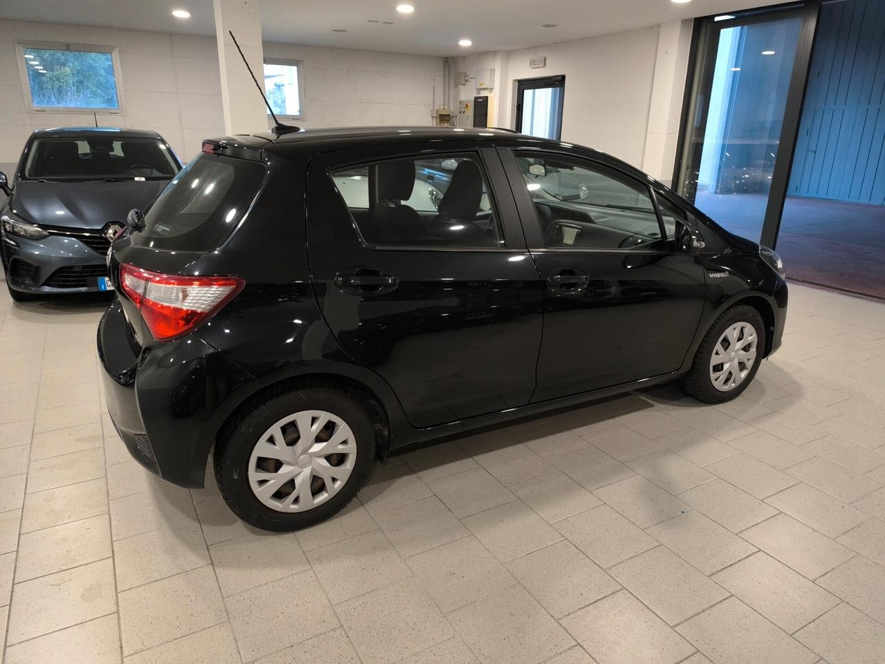 Toyota Yaris 1.5 Hybrid 5 porte Business