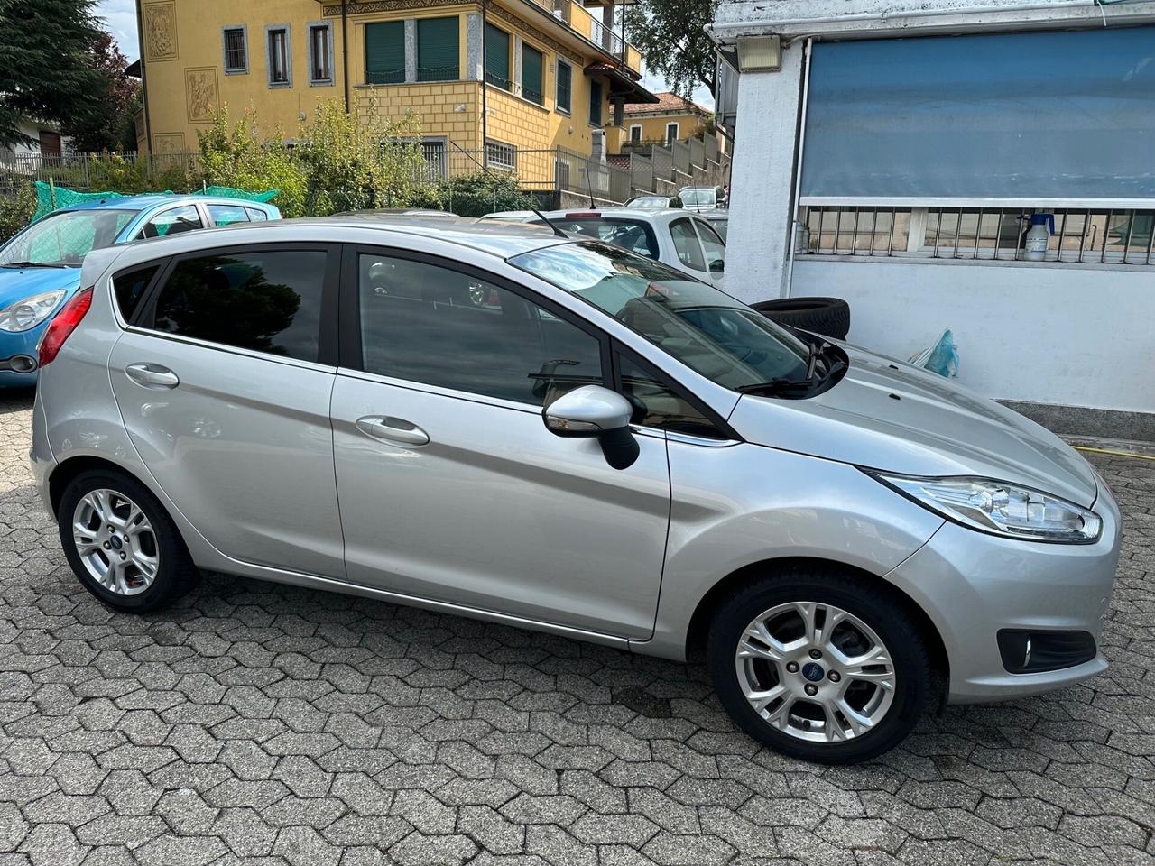 Ford Fiesta 1.5 TDCi 75CV 5 porte Titanium