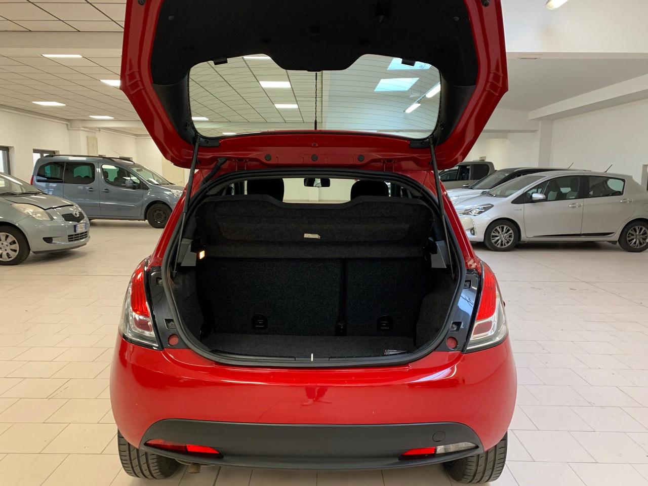 Lancia Ypsilon 1.2 Gold ecochic Gpl 69cv my16