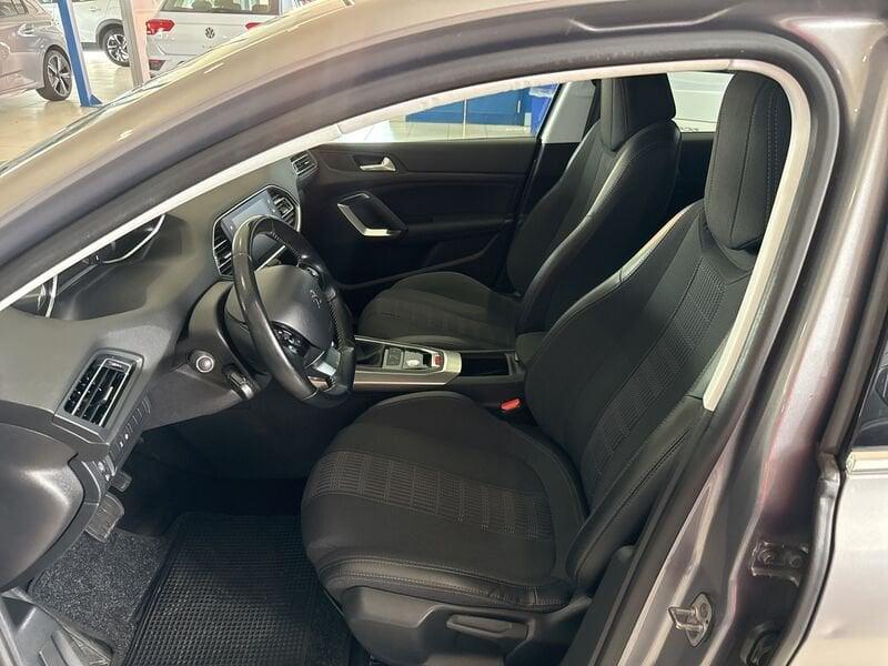 Peugeot 308 BlueHDi 120 EAT6 S&S SW Allure