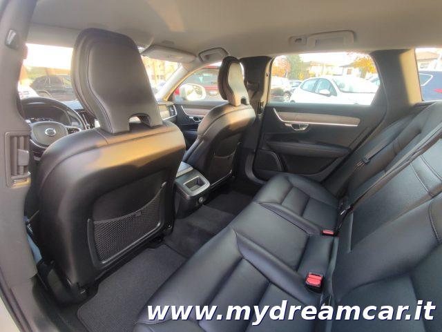 VOLVO V90 Cross Country B4 (d) AWD 197CV Geartronic Business Pro