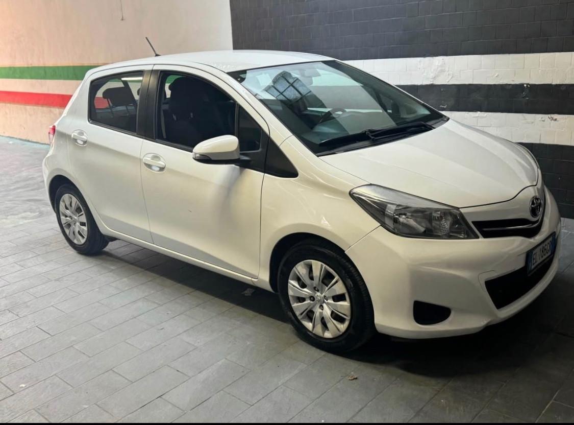 Toyota Yaris 1.0 5 porte Lounge