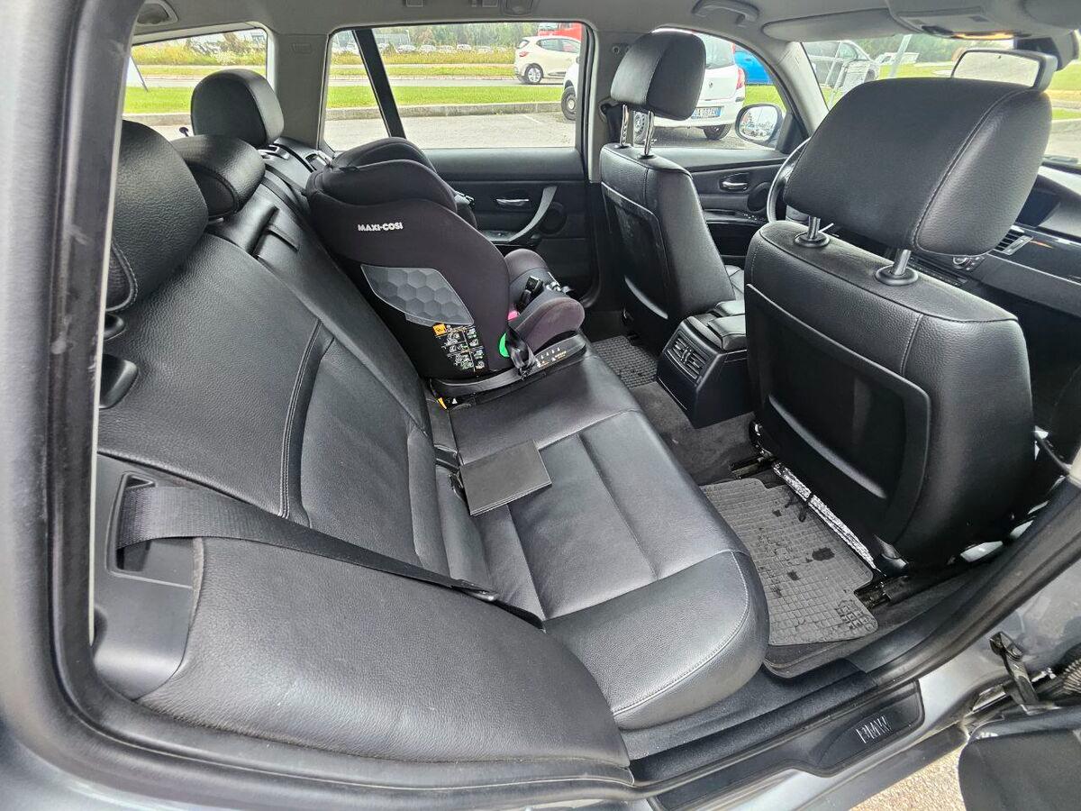 BMW Serie 3 Touring 320d xdrive Attiva 184cv