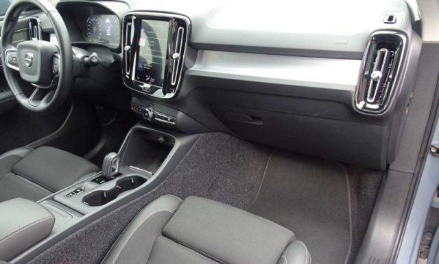 VOLVO XC40 T3 Geartronic Momentum Pro