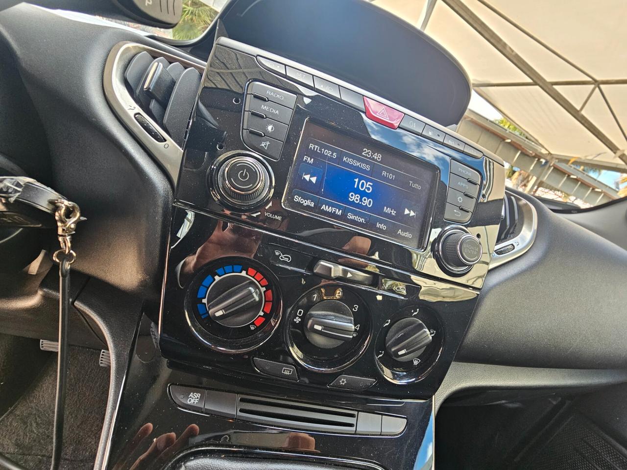 Lancia Ypsilon 1.2 69 CV 5 porte GPL Ecochic Elefantino Blu