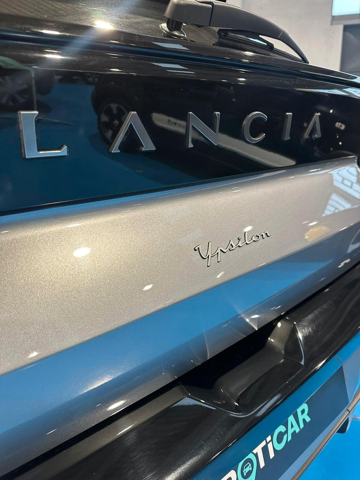 Lancia Ypsilon Hybrid e-DCT LX aziendale full