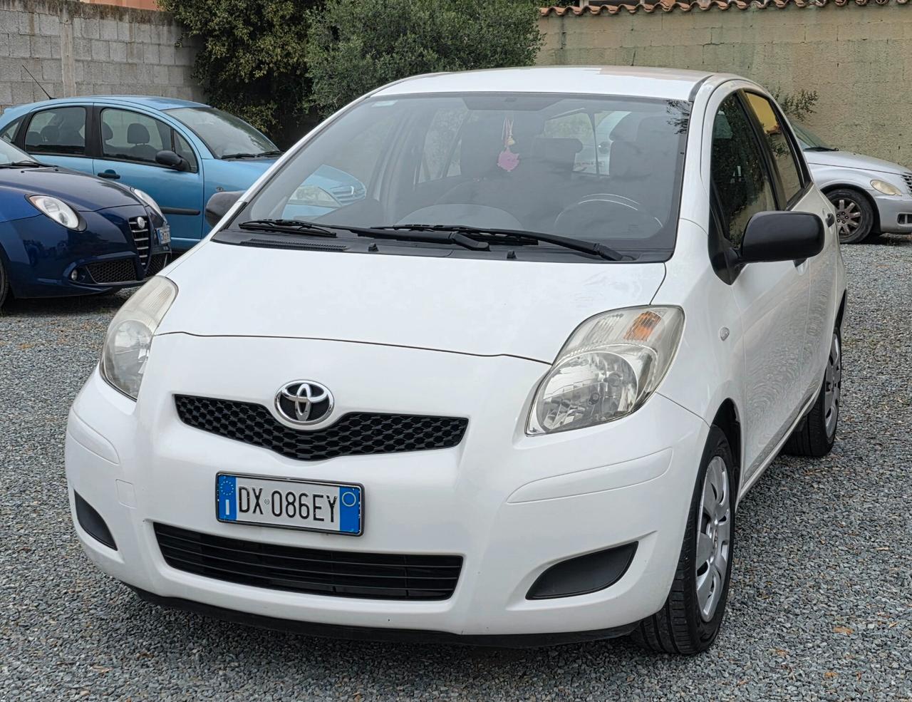 Toyota Yaris 1.0 5 porte