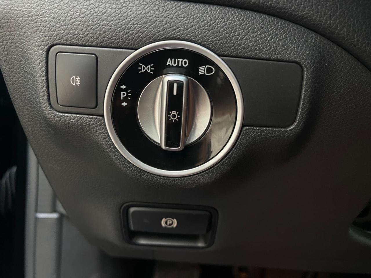 MERCEDES CLA 200 CDI SHOOTING BRAKE Sport CAM 2016