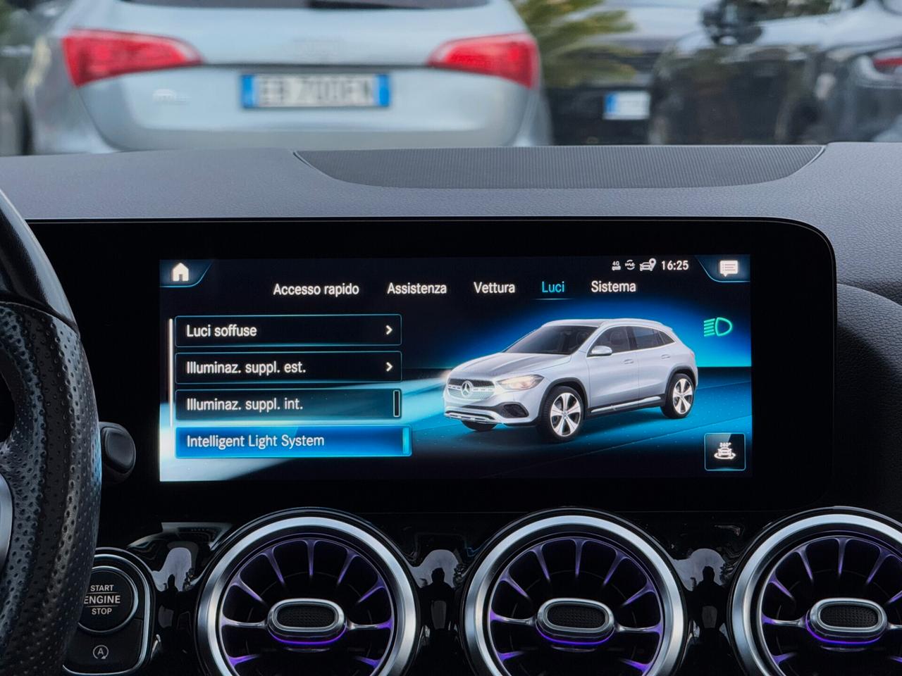 Mercedes-Benz GLA 200 d Premium Plus AMG TETTO