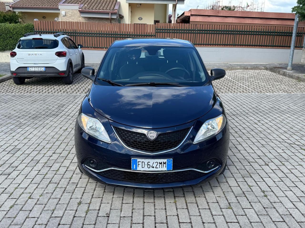 Lancia Ypsilon 1.2 GPL 70cv Neopatentati