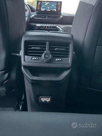 PEUGEOT 3008 GT
