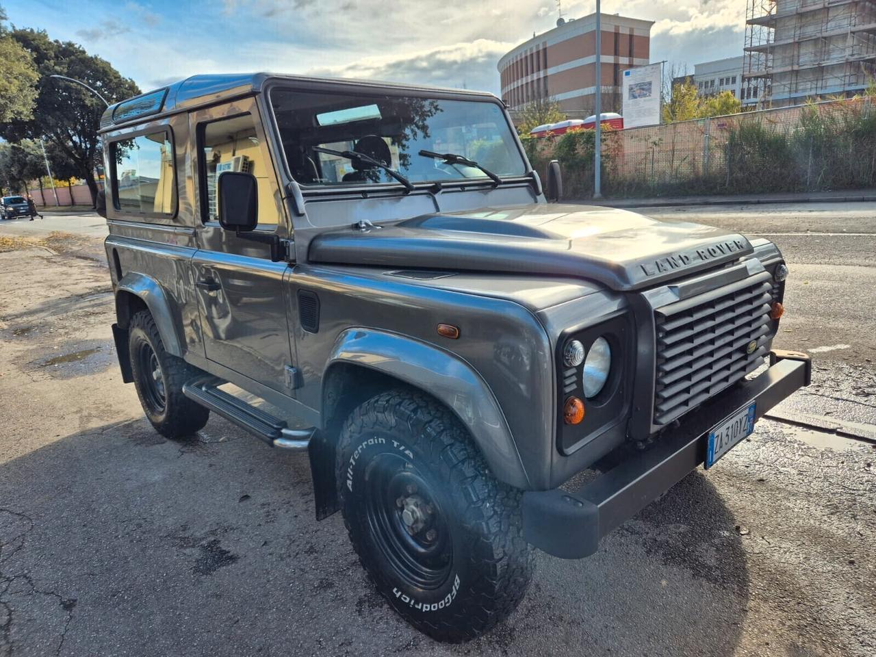 Land Rover Defender 90 2.4 TD4 Station Wagon S