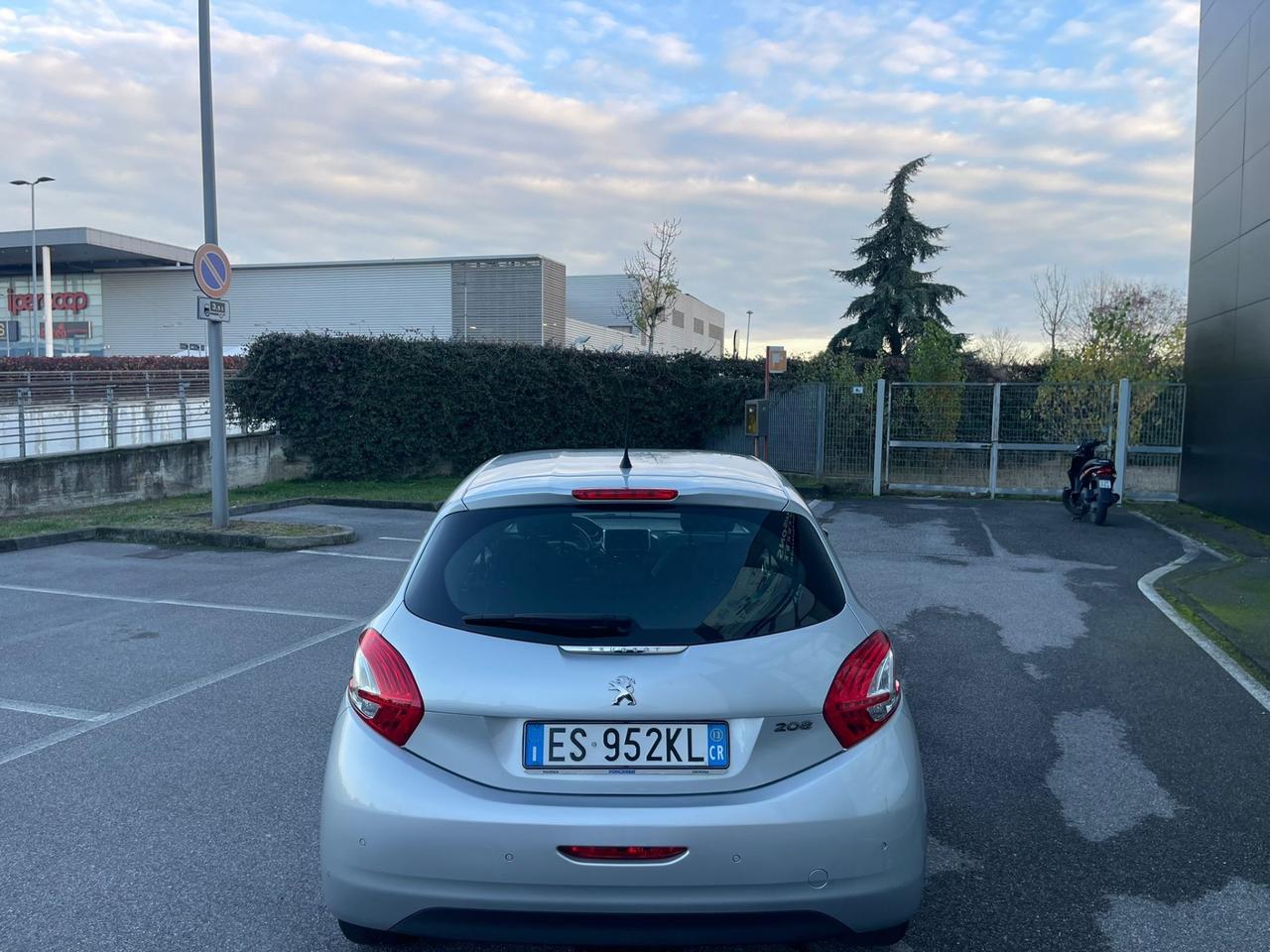 Peugeot 208 PureTech 1.2 CV 82 5P Allure