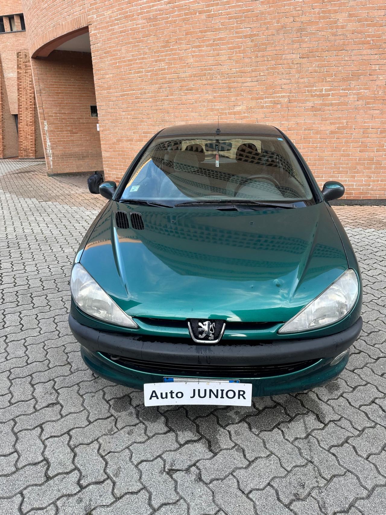 Peugeot 206 1.1 3p. XR