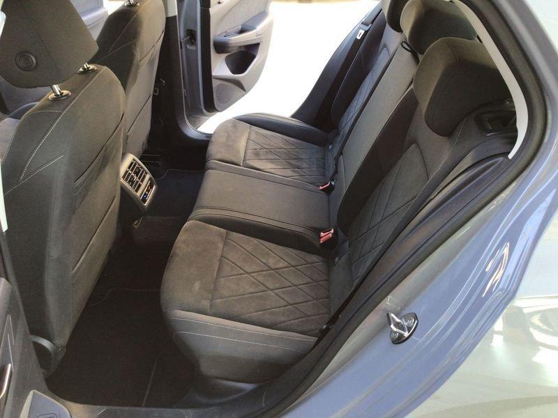 Volkswagen Golf 2.0 TDI SCR 85kW Style DSG