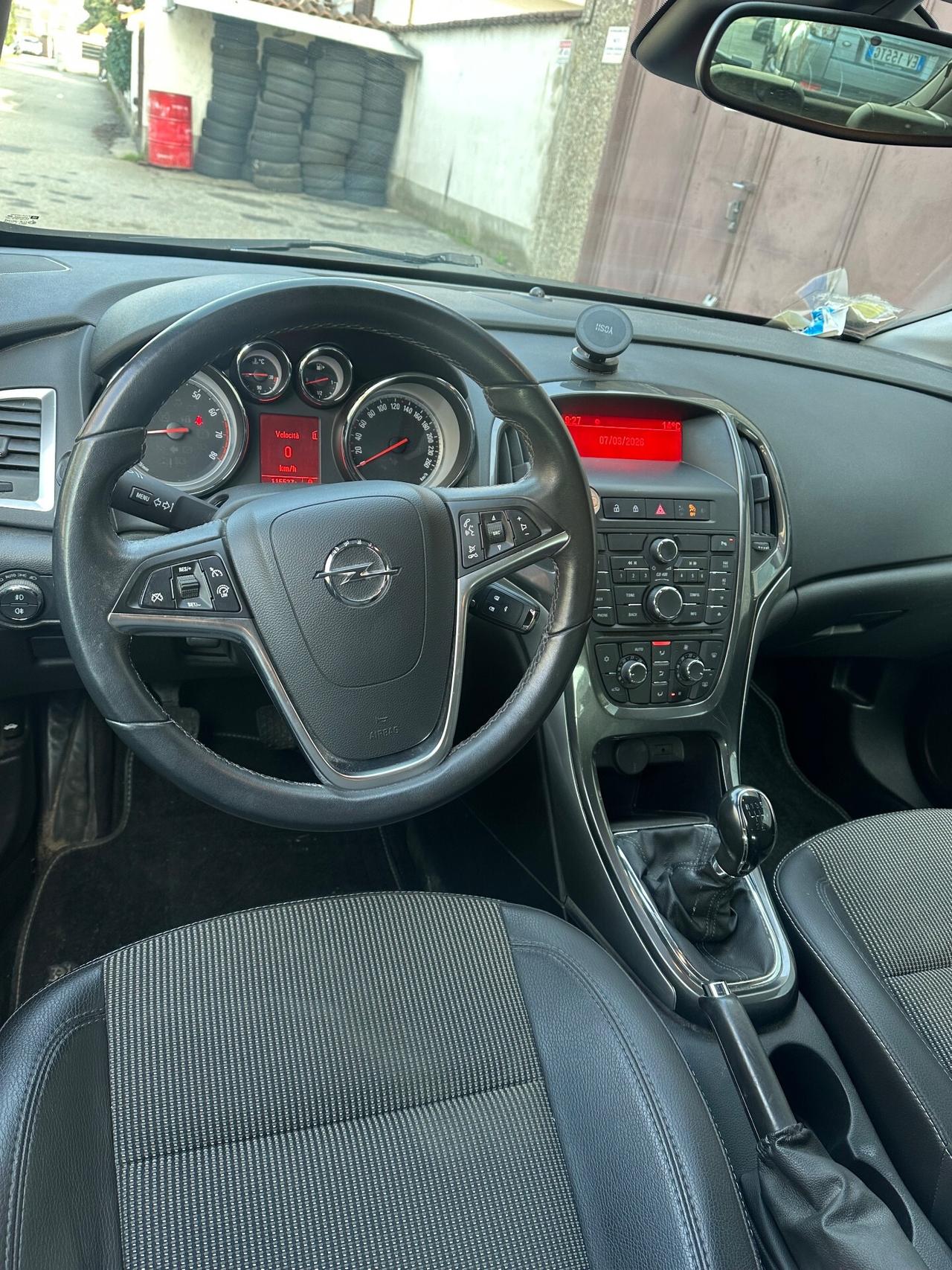 Opel Astra 1.4 100CV 5 porte Cosmo