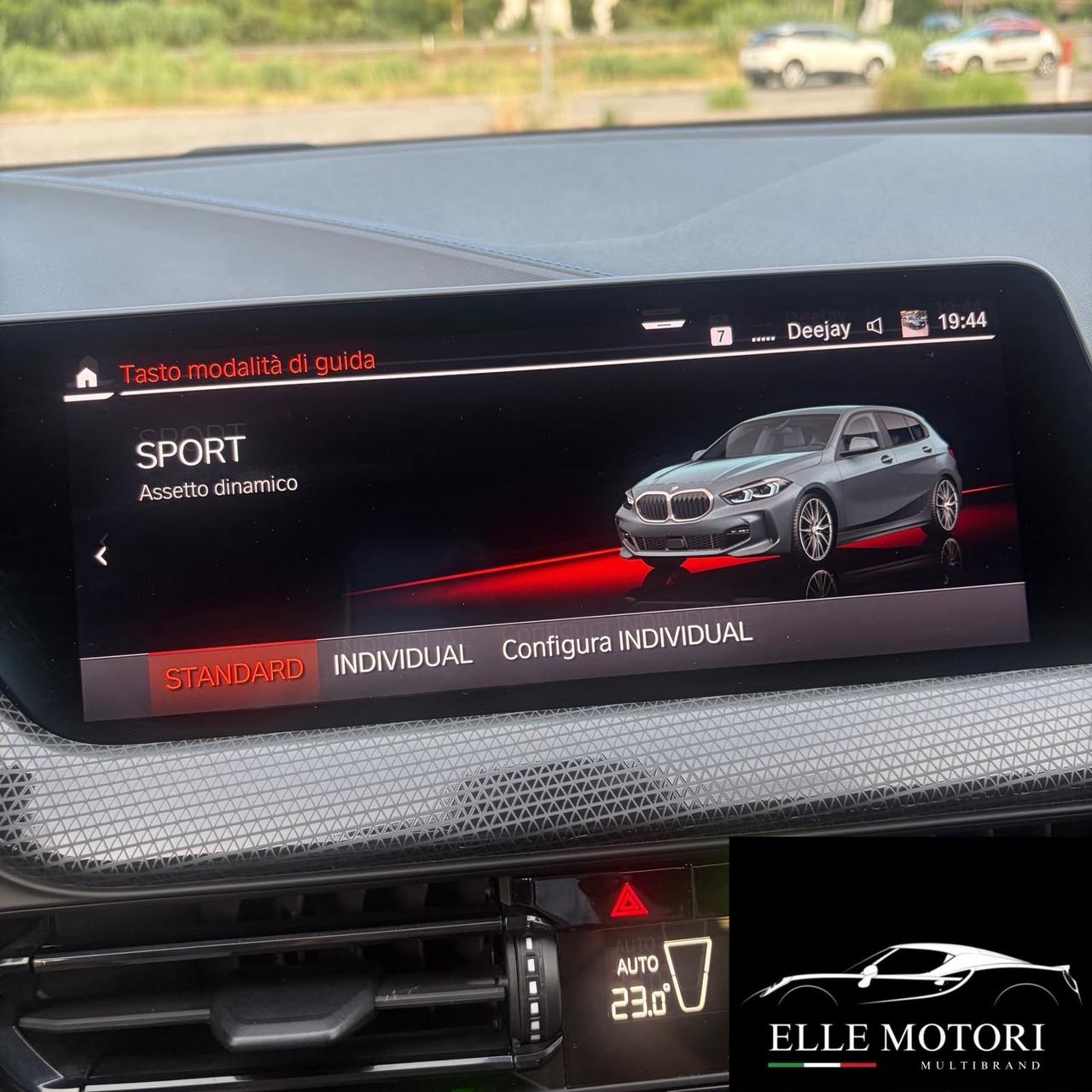 Bmw 116 116d 5p. Msport