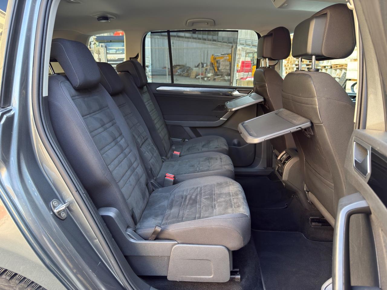 VOLKSWAGEN TOURAN 2.0 TDI 150cv DSG UN PROPRIETARIO