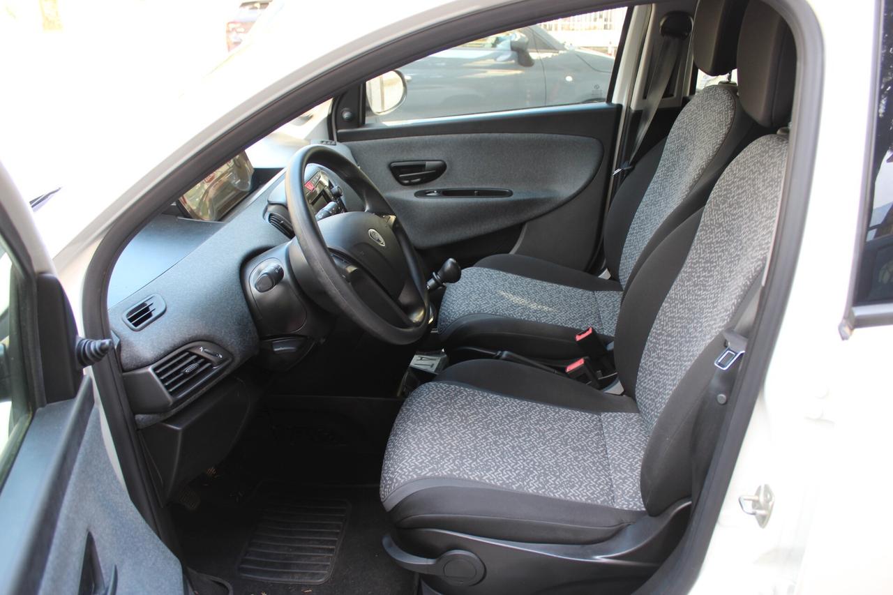 Lancia Ypsilon 1.0 FireFly 5 porte S&S Hybrid UnYca 22000 km