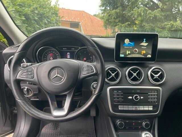 MERCEDES BENZ A 180 D SPORT 111000KM