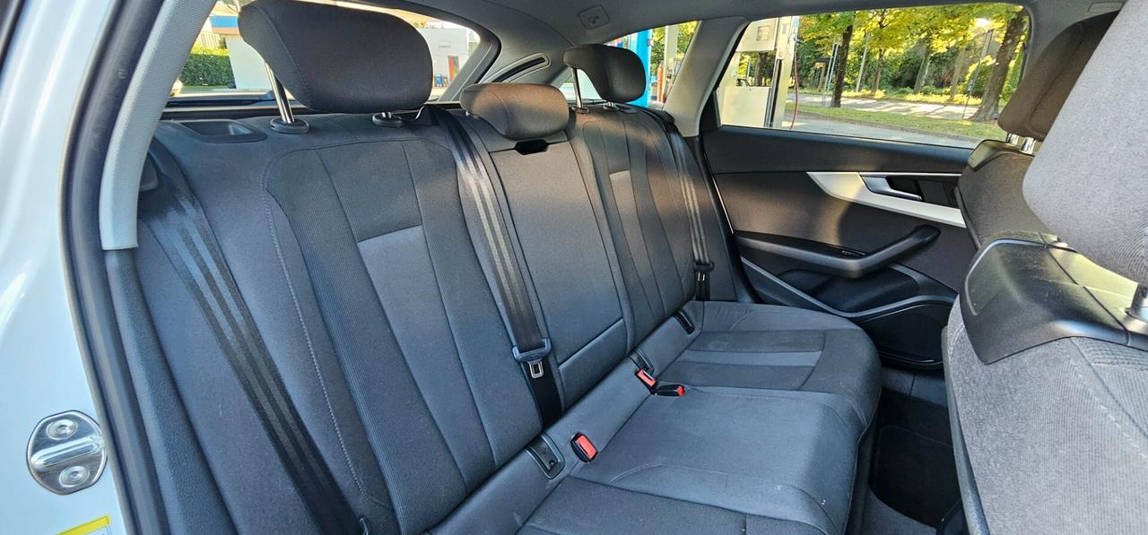 Audi A4 Avant 40 TDI quattro S tronic S Line