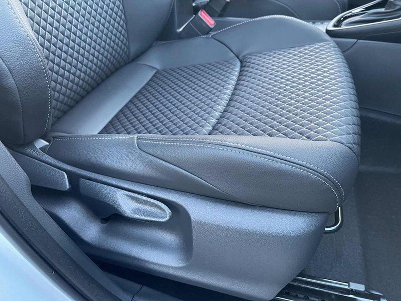 Toyota Yaris 1.5 130 Hybrid 5 porte Lounge - NUOVA