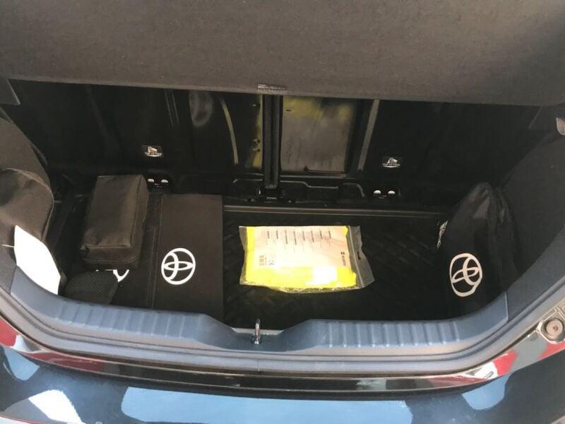 Toyota Aygo X 1.0B (72 CV) Lounge S-CVT