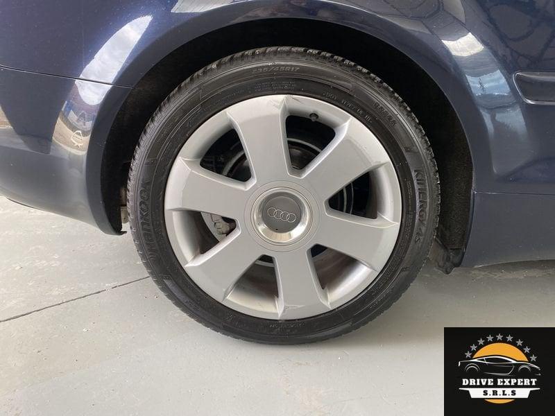 Audi A4 A4 3.0 Cabrio 3.0 V6 30V CAT