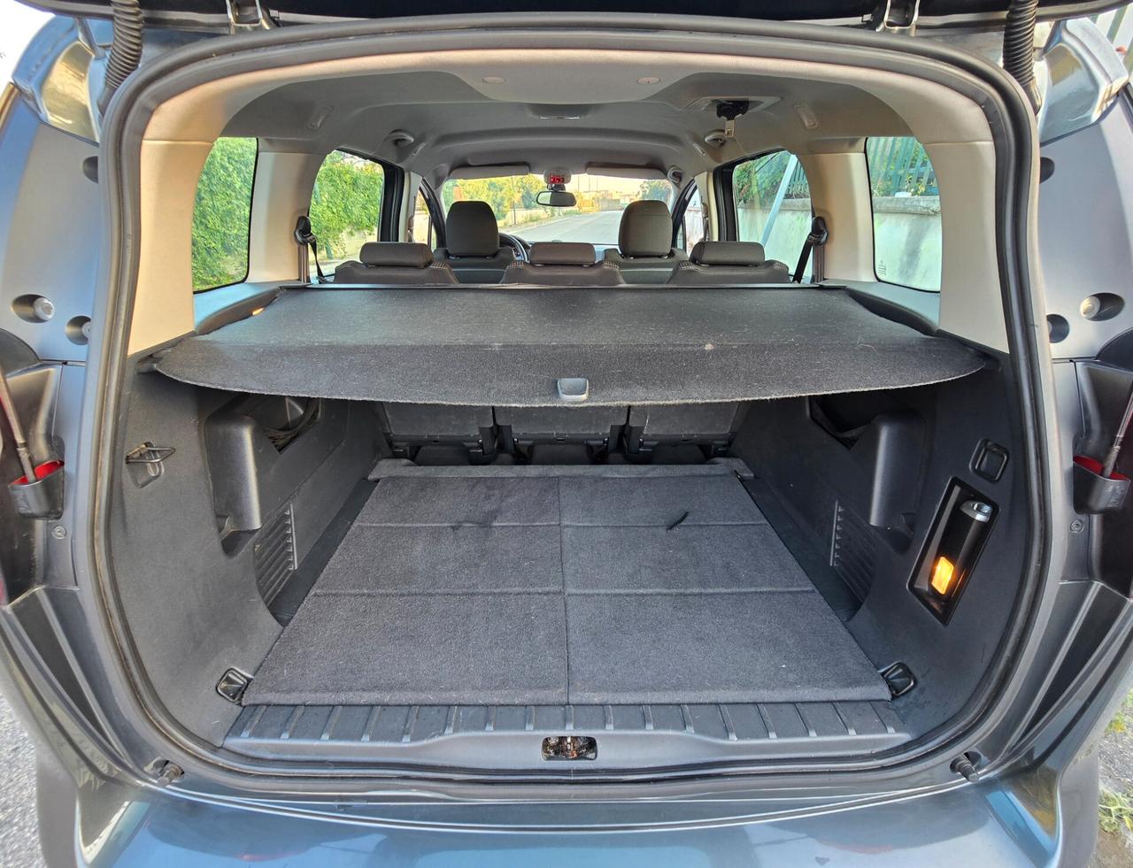 PEUGEOT 5008 TECNO 1.6 HDI 2012 NUOVISSIMA