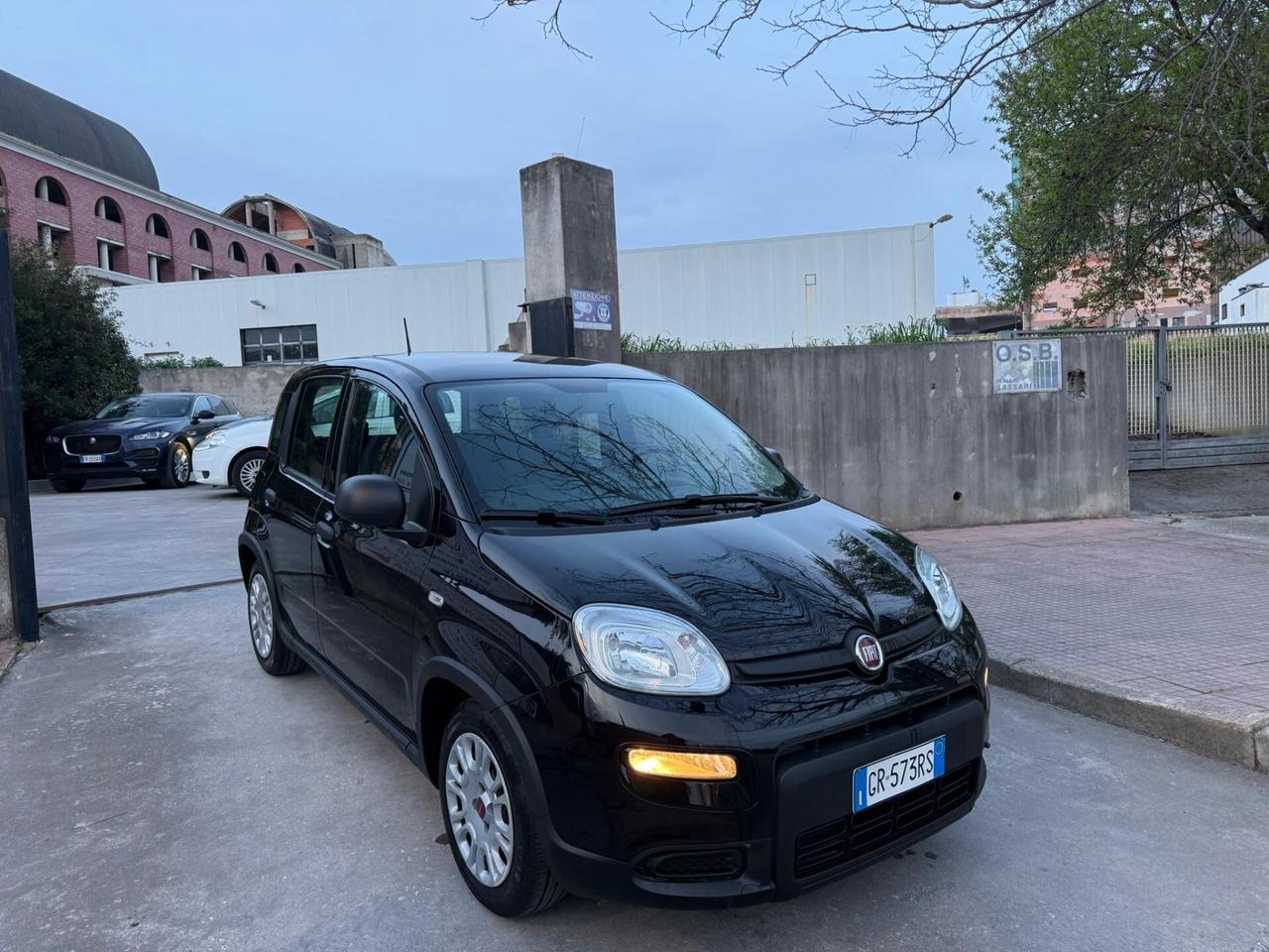 Fiat Panda KM.28.000 1.0 HYBRID 10/2023