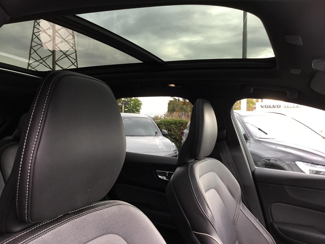 Volvo XC 60 T6 Plug-in hybrid AWD automatico Plus Dark