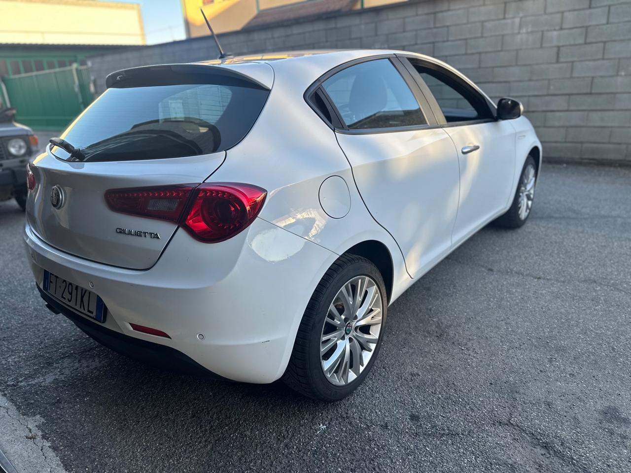 Alfa Romeo Giulietta 1.4 Turbo GPL NEOPATENTATI
