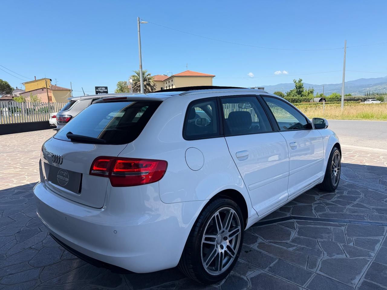 Audi A3 SPB 1.6 TDI 105CV Attraction Tetto Apribile