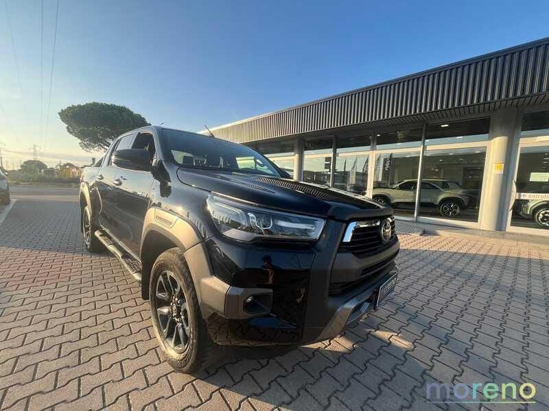 Toyota Hilux 2.8 d double cab Invincible 4wd Auto