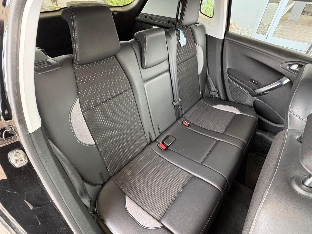 Peugeot 2008 Allure 1.6 Blue HDI 120 DISTRIB #9753