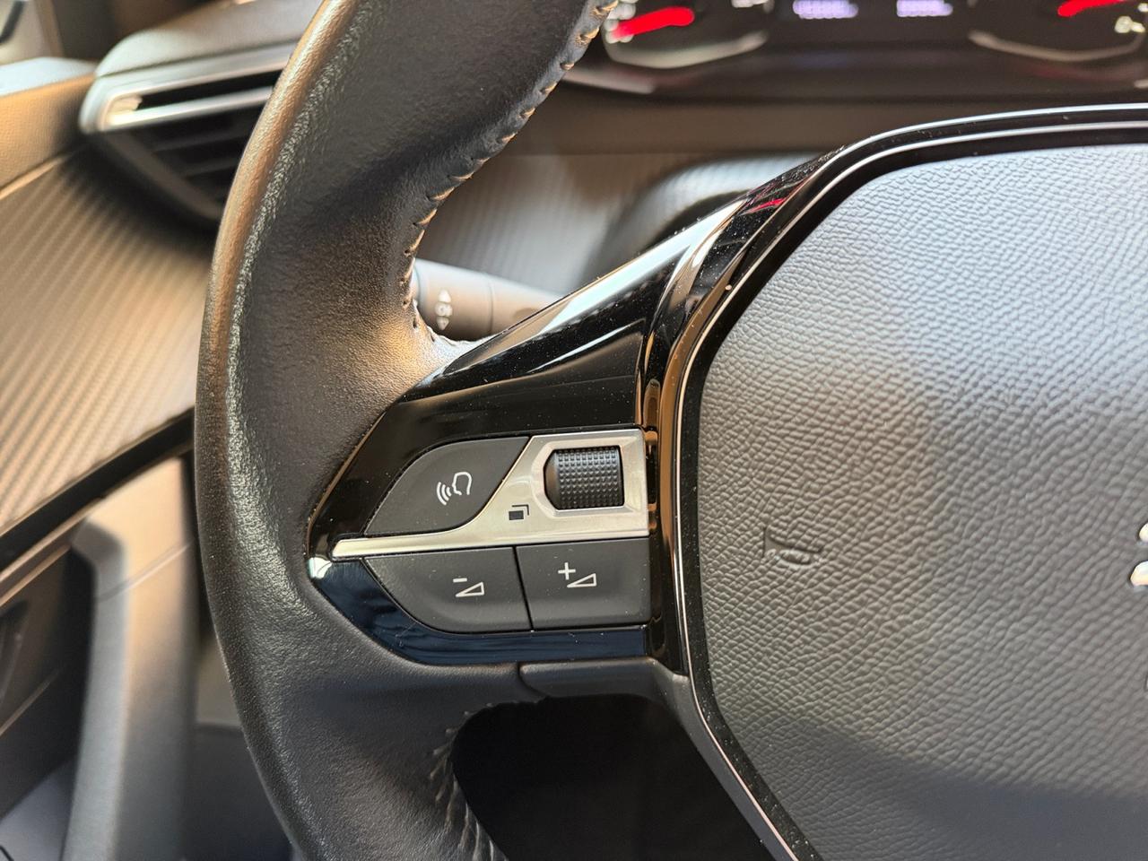 Peugeot 2008 2008 1.2 puretech Active Pack s&s 100cv