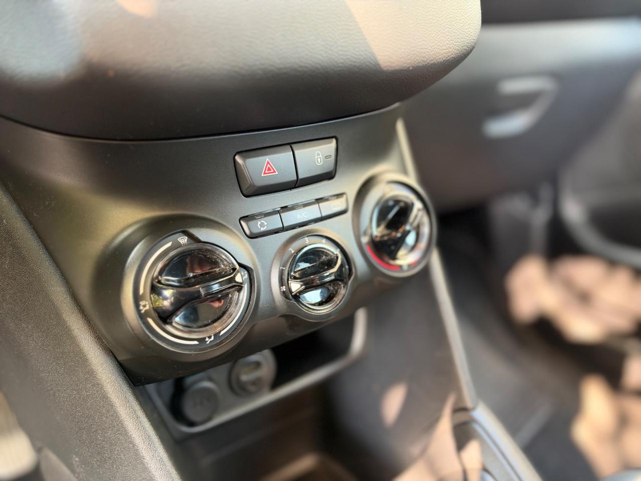 Peugeot 208 1.4 HDi 68 CV 5 porte Allure
