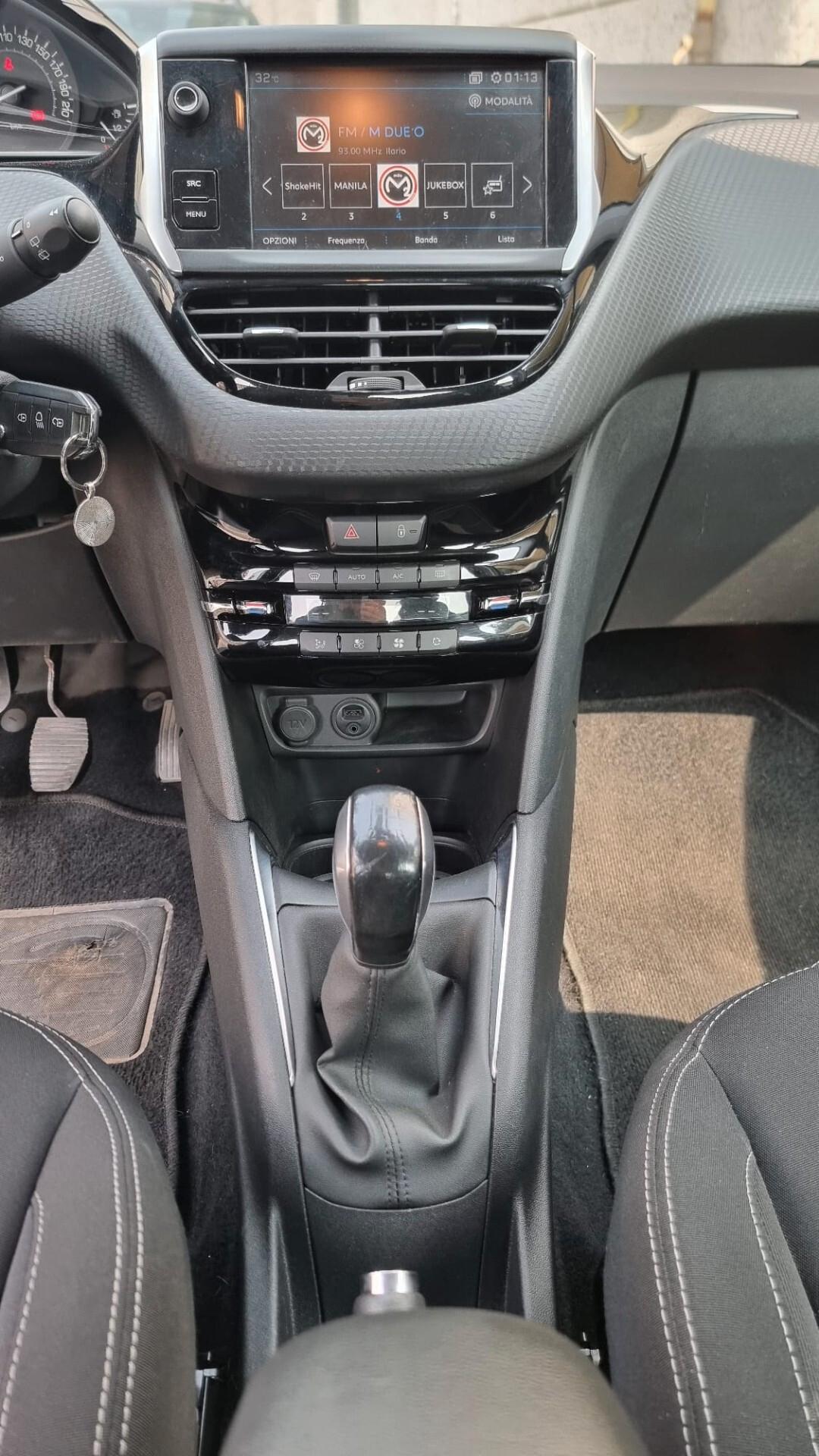Peugeot 208 PureTech 82 5p. GPL Allure