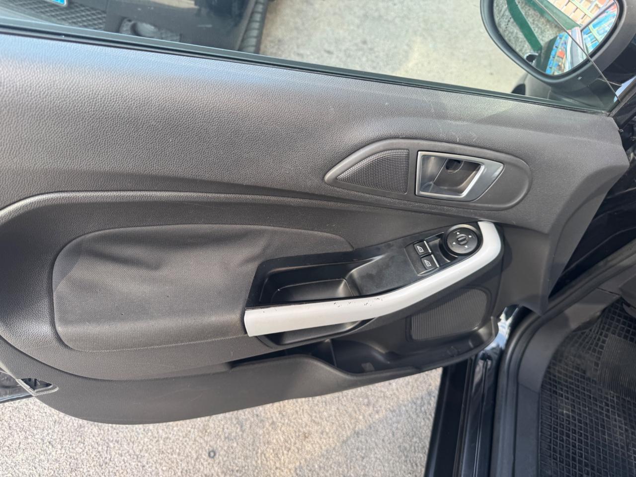 Ford Fiesta 1.5 TDCi 75CV 5 porte Titanium