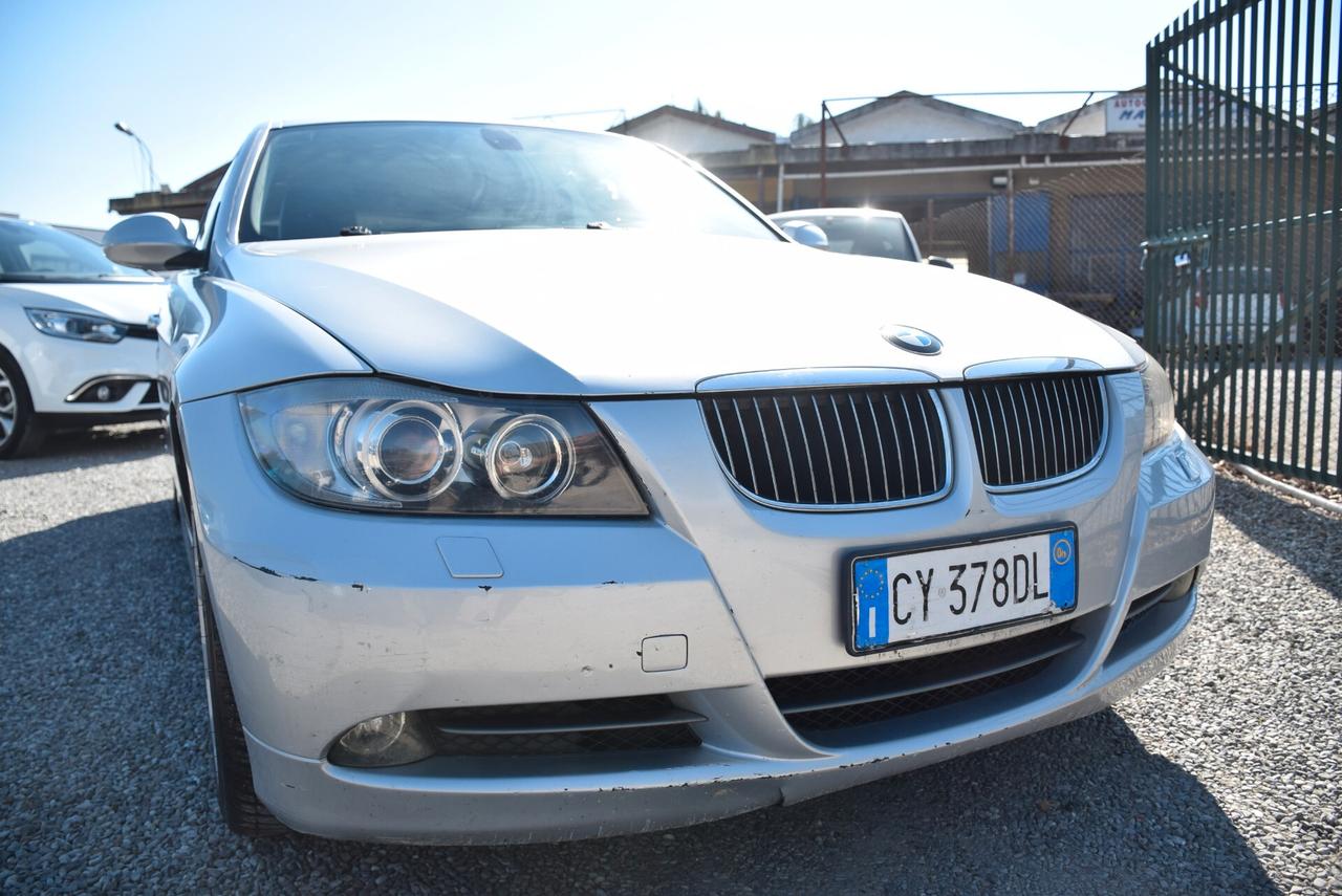 Bmw 330 330d Touring Futura navi pelle cruise sensori bt
