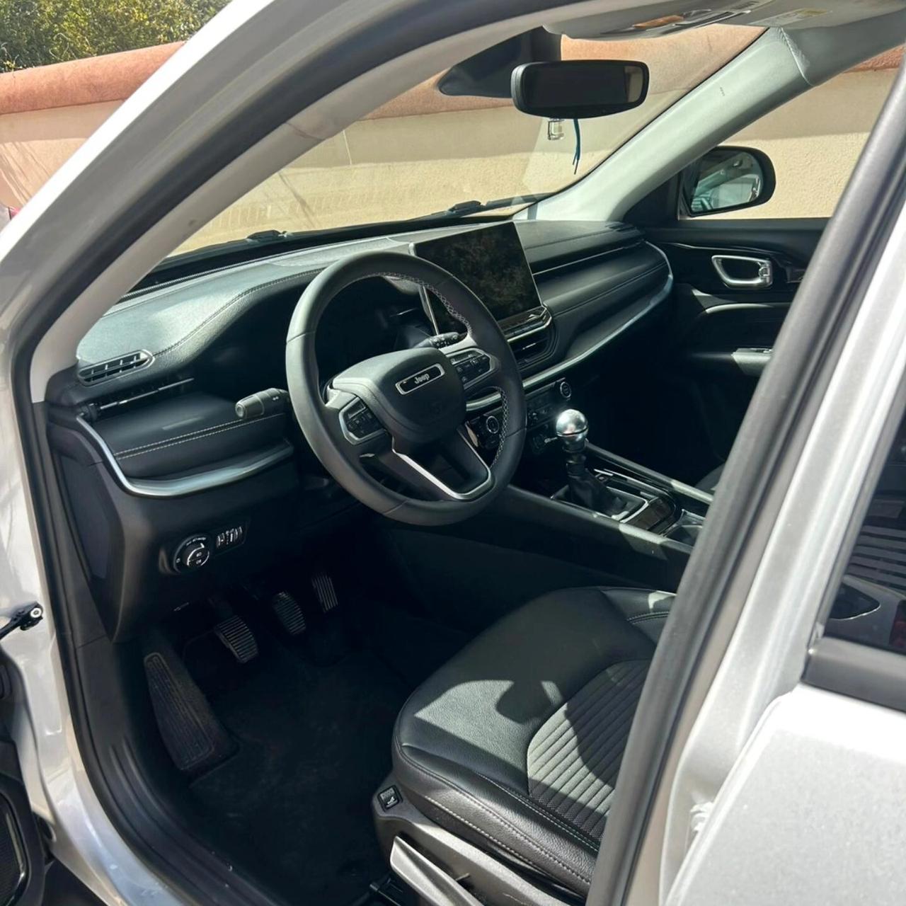 Jeep Compass 1.3 Turbo T4 2WD Limited - 42.000 km