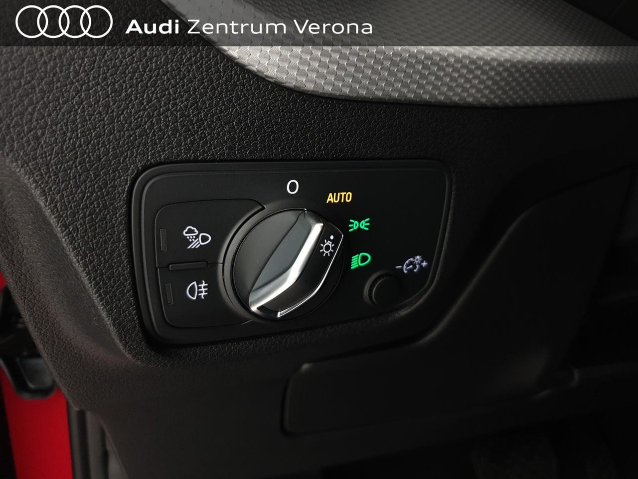 35TFSI 150CV S tronic Identity Black