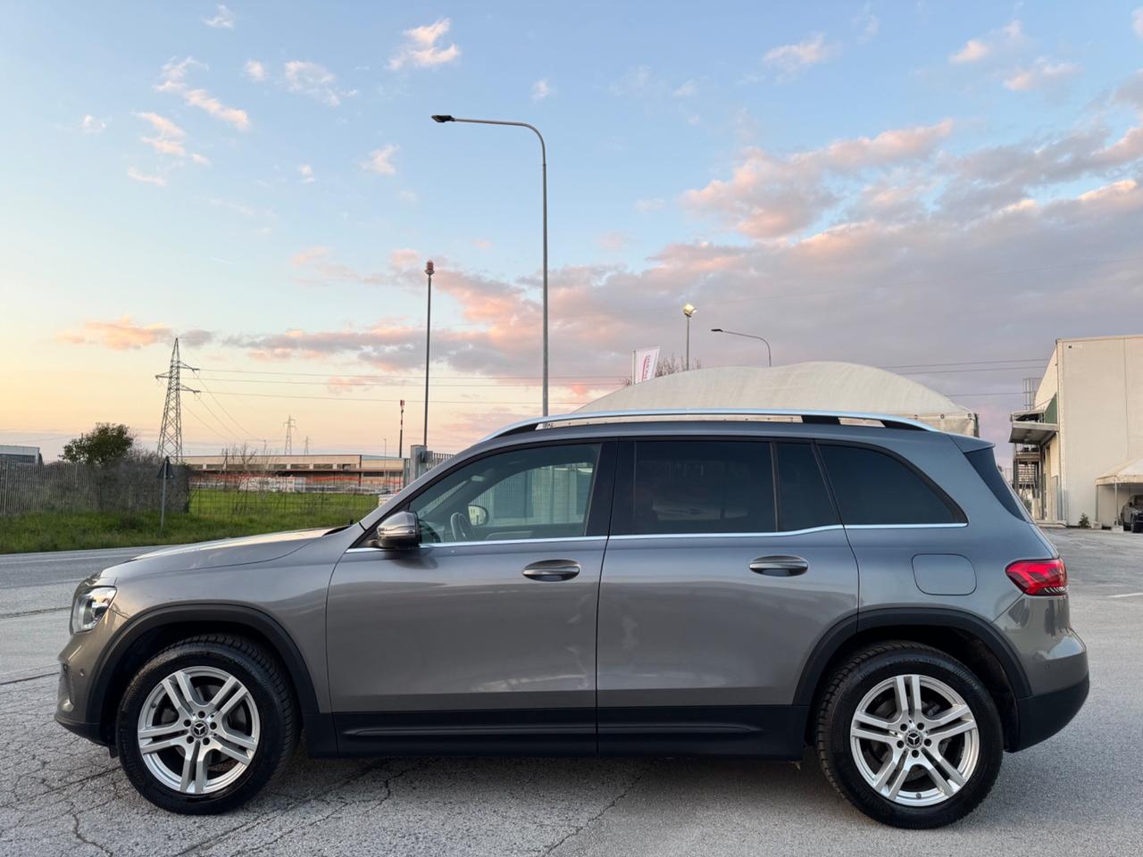 MERCEDES GLB 180d Sport - Luci Ambient Navi 18