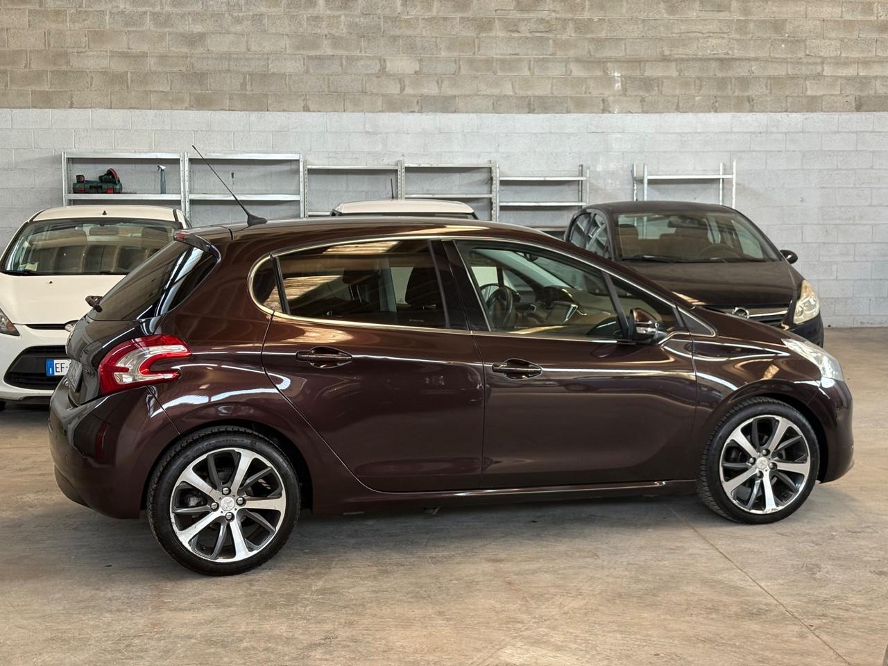 Peugeot 208 1.6 VTi 120 CV 5 porte Allure