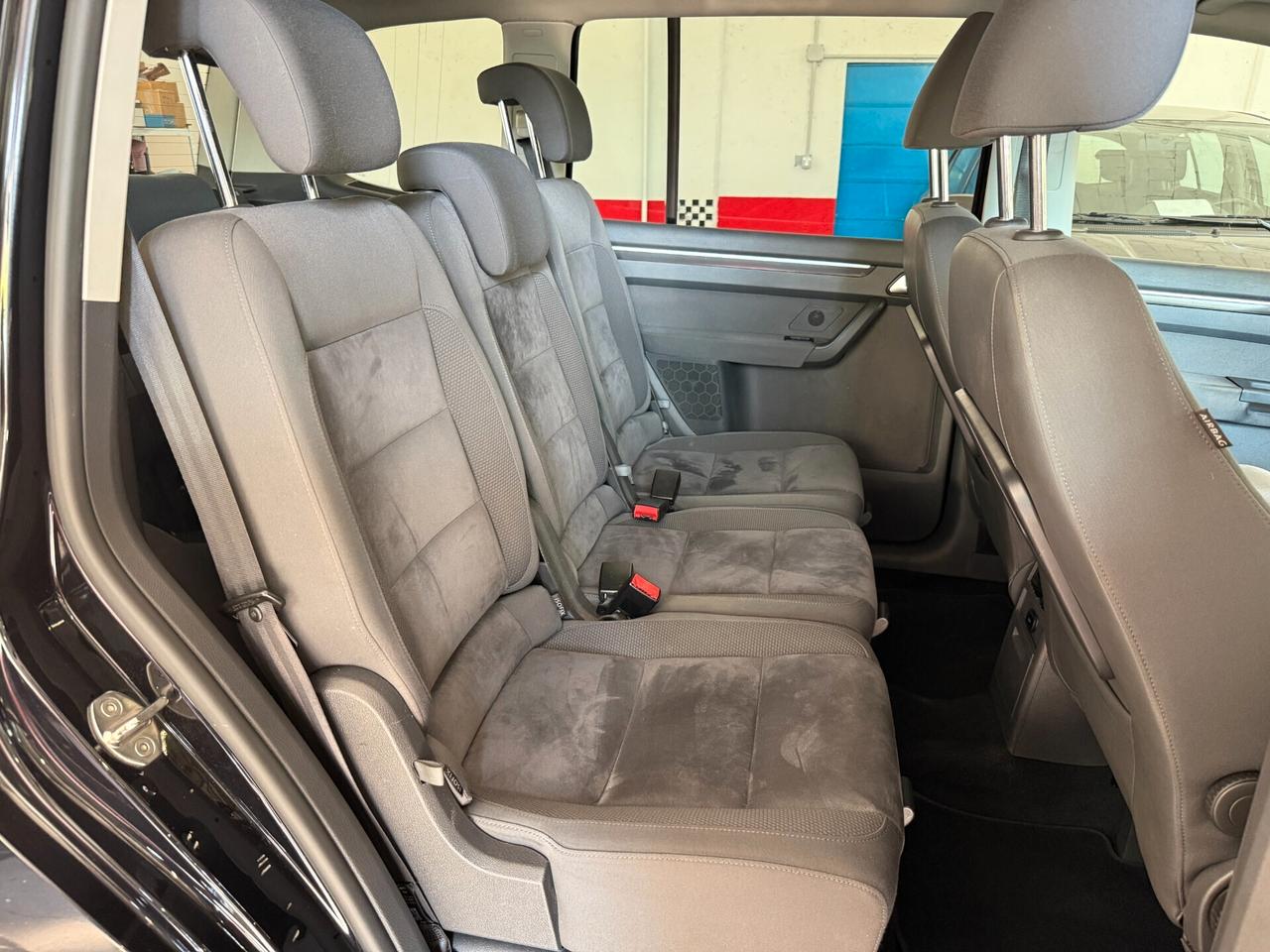 Volkswagen Touran 2.0 TDI 170 CV DSG - CINGHIA OK