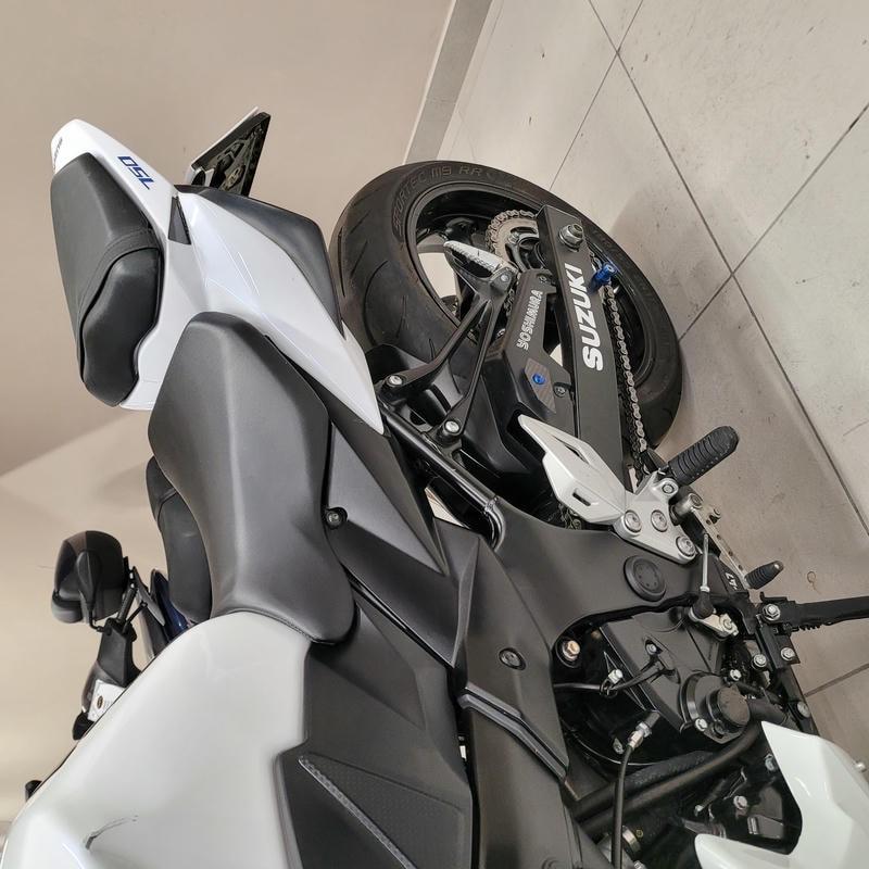 Suzuki GSR 750 - 2011